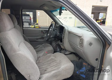 2002 Chevrolet S-10 from USA, damaged, VIN 1GCCS195728208179